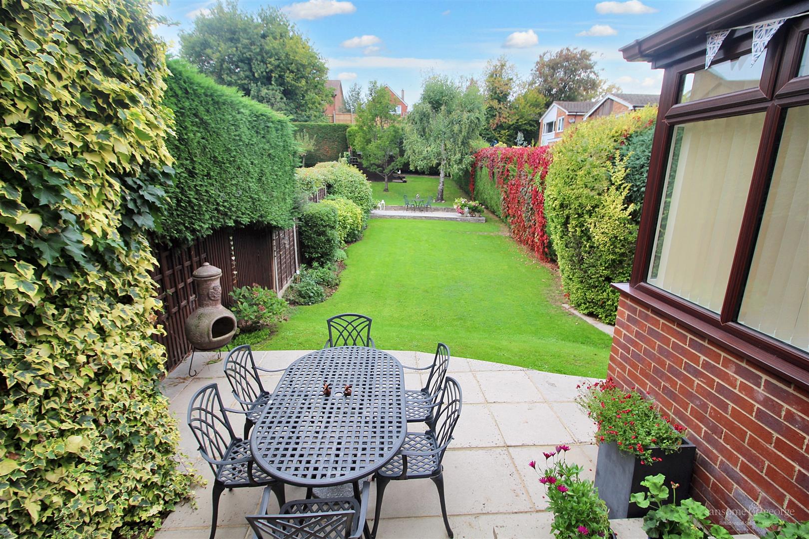 4 bed property in Westwood Glen, Reading